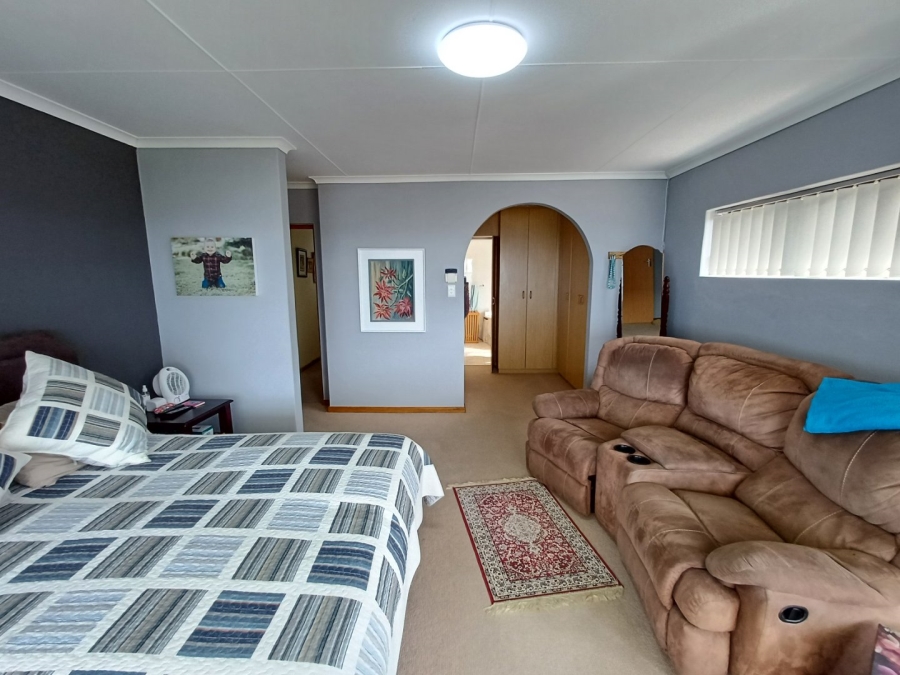 5 Bedroom Property for Sale in Dana Bay Western Cape